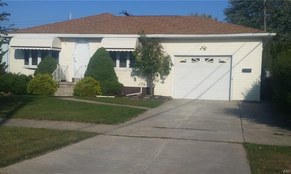 1st image of 9 Royal Palm Dr