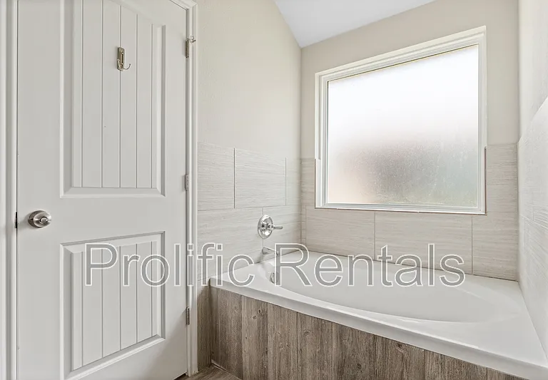 6117 Verde Dr — Photo 19