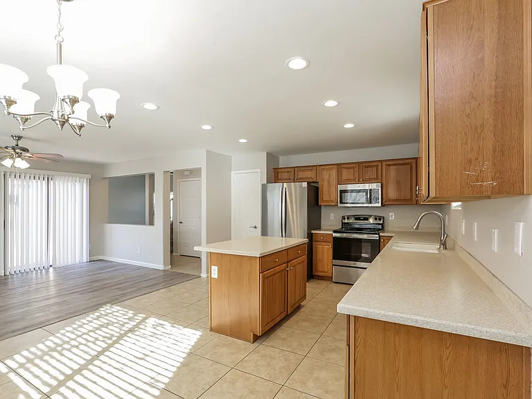 3733 W Dunbar Dr — Photo 8