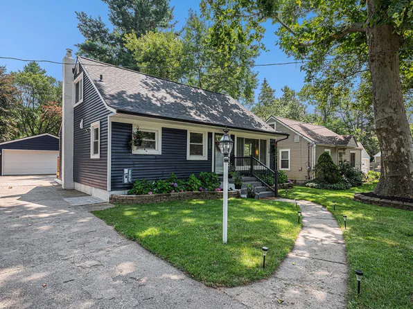 3066 Cheney Ave NE, Grand Rapids, MI 49505