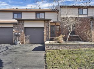 7 Chelsea Cir, Flemington, NJ 08822