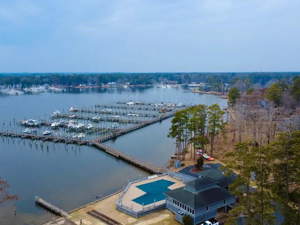27 Pelican Bay Road, Washington, NC 27889