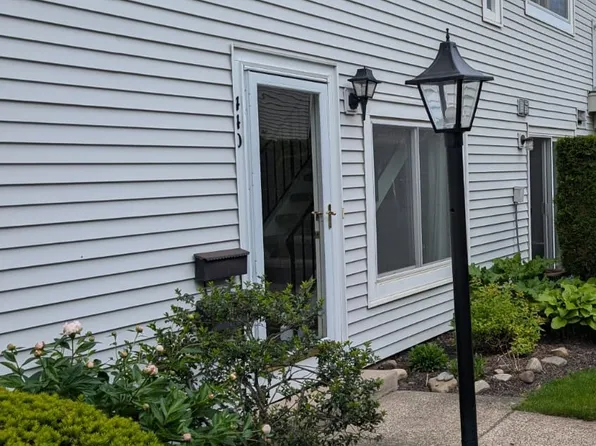 440 Eastbrooke Ln, Rochester, NY 14618
