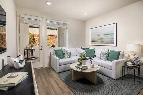 Delhaven Pointe Photo 1