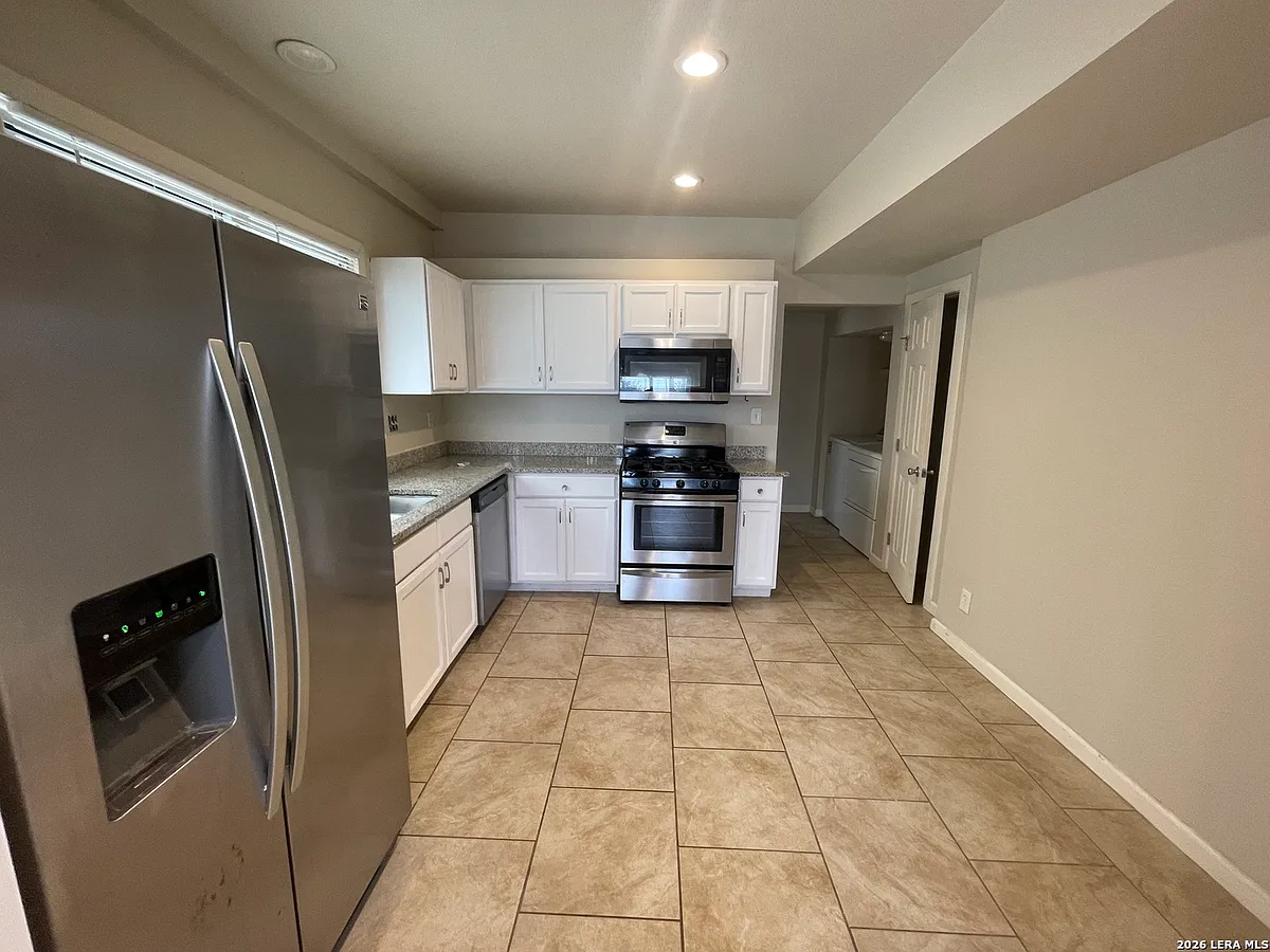 Photo 2 of 11 - 743 Eleanor Ave #101 - San Antonio, TX Building Photo - 743 Eleanor Ave #101