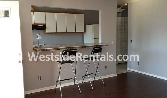 4th image of 727 N Wilton Pl APT 3