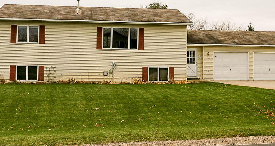 1st image of 1108 Skyline Dr NE