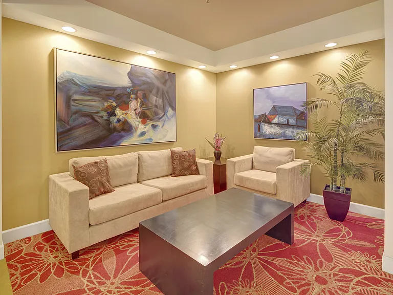 Park Plaza II — Photo 12