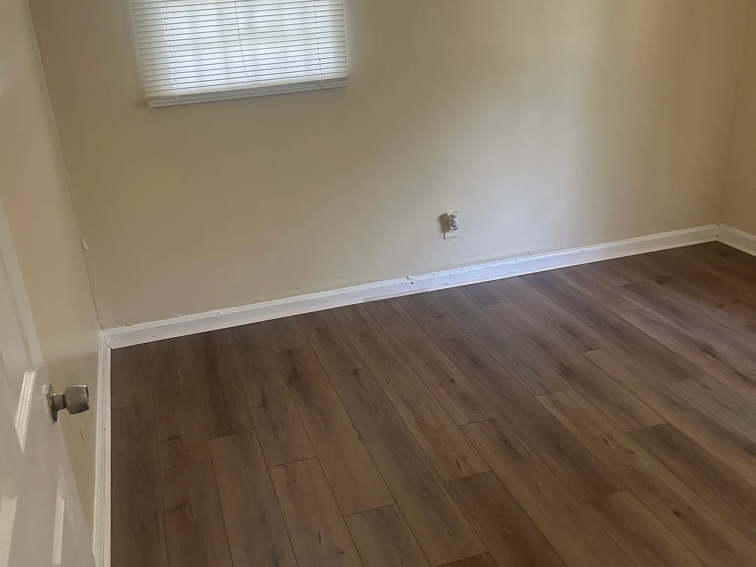 3 bed, 896 sqft, $1,400 — Photo 4