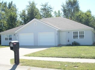 802 E Market St, Savannah, MO 64485