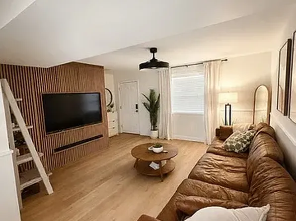 16 Cedar St, Charleston, SC 29403