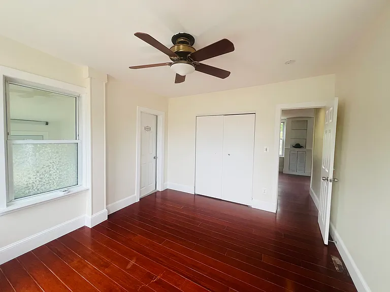52 Essex St #1 — Photo 4