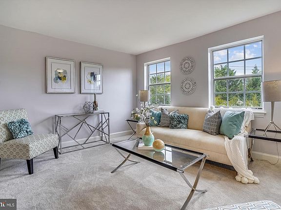 5th image of 2111 N Scott St APT 61