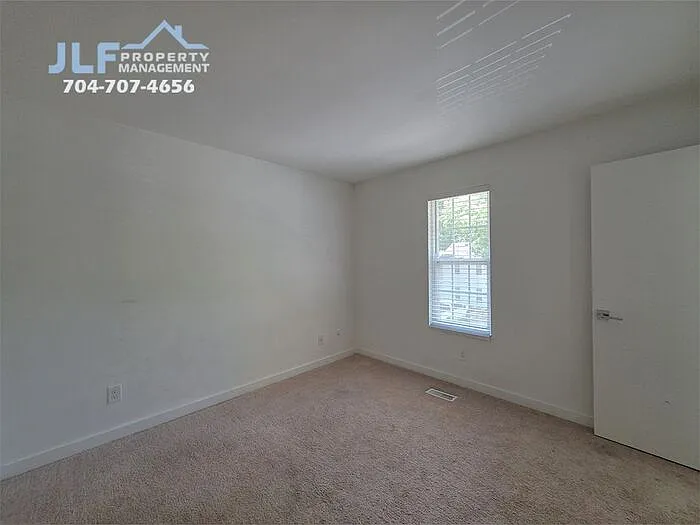 1525 Briar Creek Rd #B — Photo 9