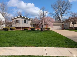 26530 Locust Dr, Olmsted Falls, OH 44138