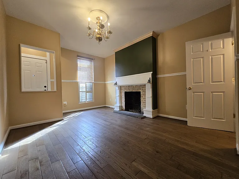 1012 W Pratt St — Photo 29