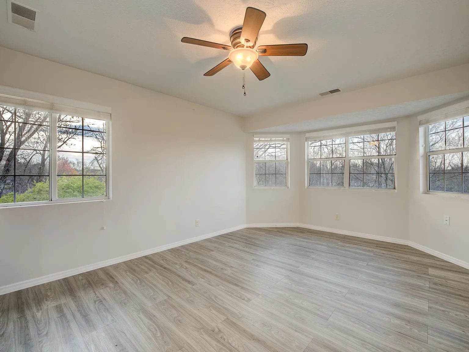 9311 Preston Hwy — Photo 2