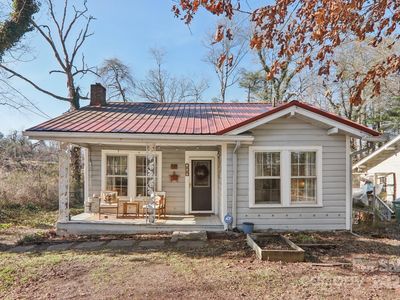 136 Half Circle Ln, Hendersonville, NC, 28791