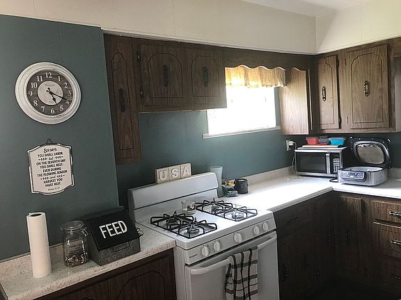 kitchen 15.5 by 12 Feet 