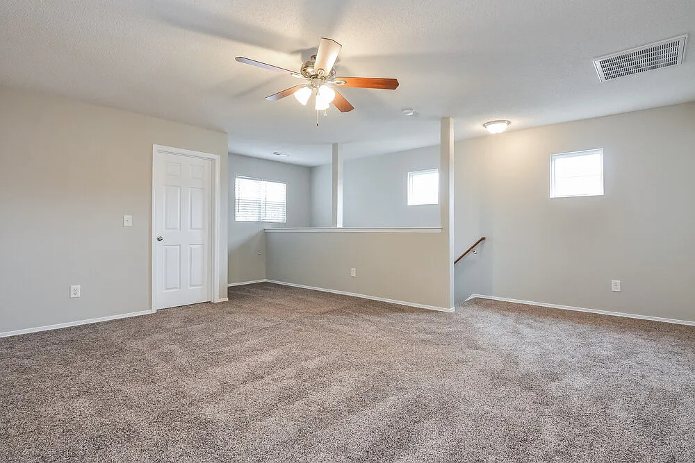 4 bed, 2.5 bath, 2048 sqft, $2,055 — Photo 2