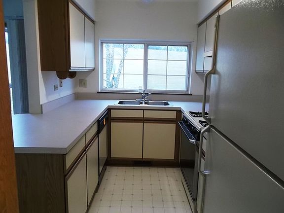 2nd image of 326 Cane Garden Cir
