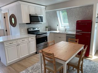 (Undisclosed Address), Pembroke, MA 02359