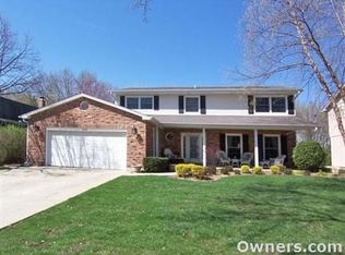 826 Beacon Dr, Schaumburg, IL 60193
