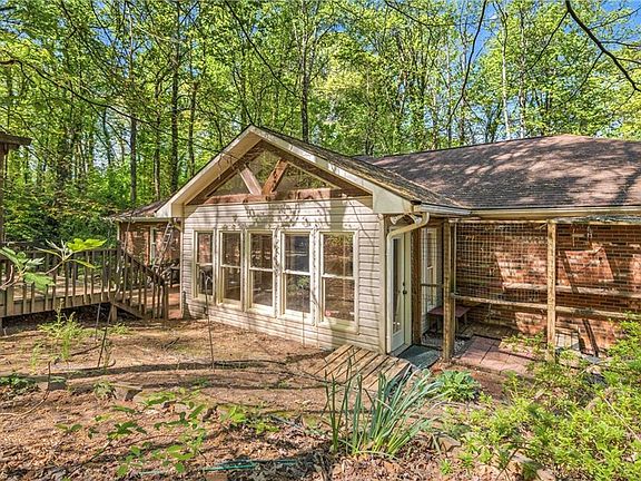 5th image of 457 Valleymeade Dr