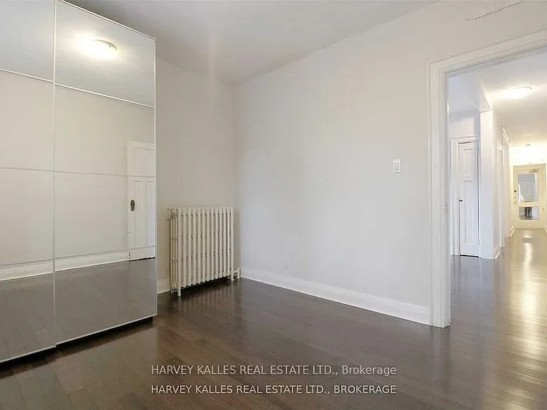 1108 Yonge St #C — Photo 8
