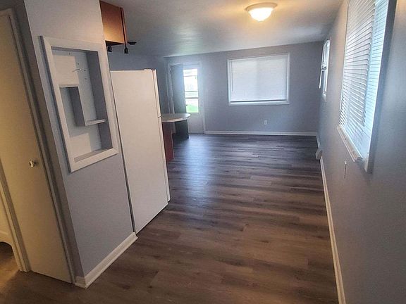 3rd image of 340 Oak St #2