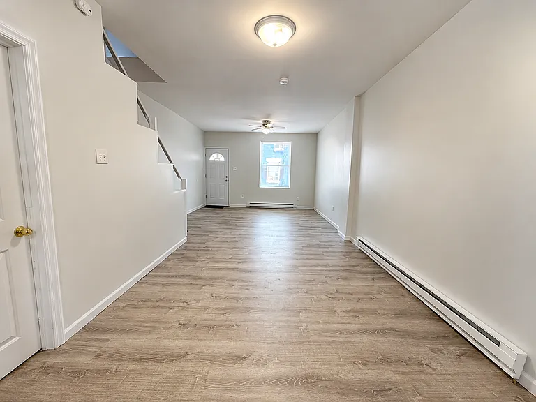 2966 N Ringgold St — Photo 5