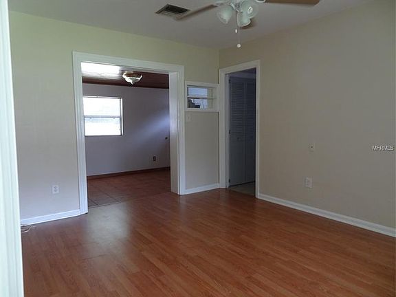3rd image of 3122 Knollwood Cir