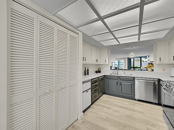 5th image of 812 N Ocean Boulevard #202