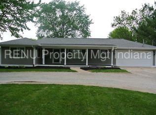 455 S Taylor Rd, Zionsville, IN 46077