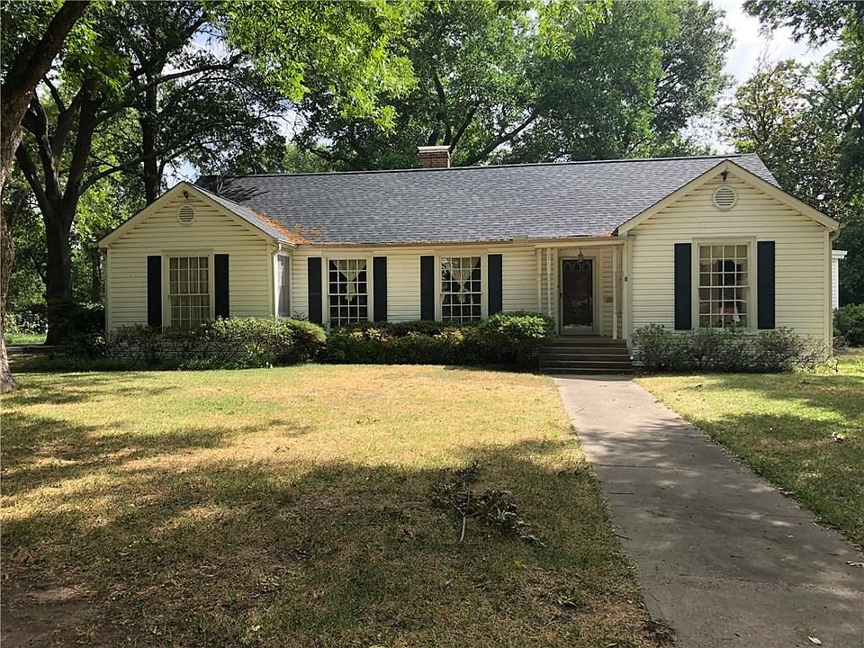 1st image of 226 Elm Dr