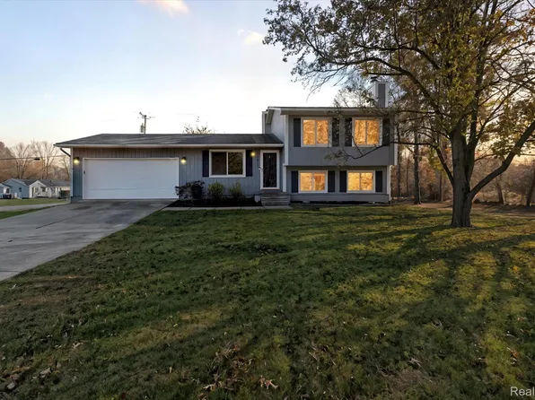 18777 Martinsville Rd, Belleville, MI 48111
