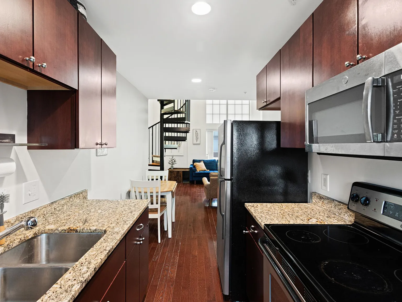 1 bed, 979 sqft, $1,700 — Photo 4