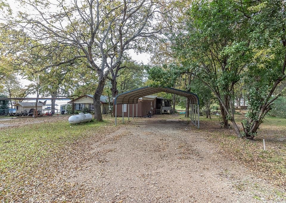 1st image of 105 Lakeside Dr