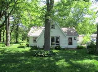 812 N Riverside Dr, Silver Lake, WI 53170