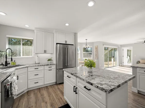11349 Lower Circle Dr, Grass Valley, CA 95949