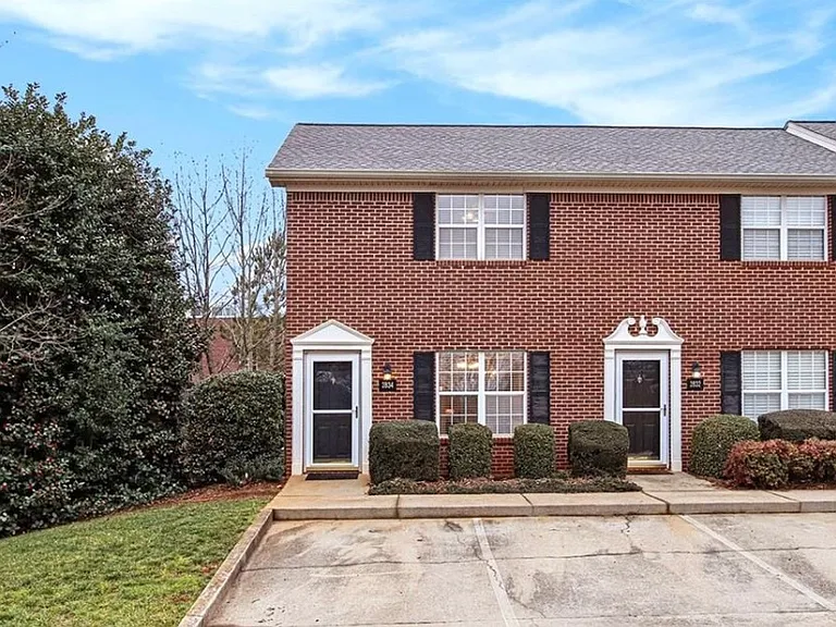 2834 Florence Dr — Photo 2