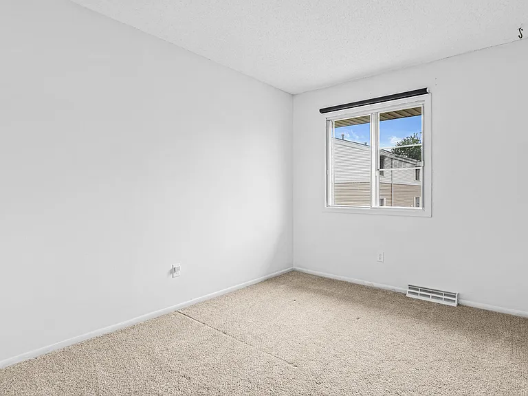 2352 Dorland Ln — Photo 14