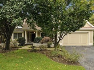 21 Greenbriar Cir, Armonk, NY 10504