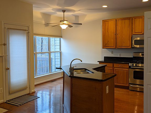 3rd image of 11817 Limoux Pl