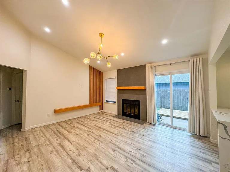 12315 Limerick Ave — Photo 2