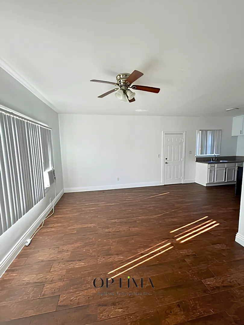 1030 Magnolia Ave — Photo 2