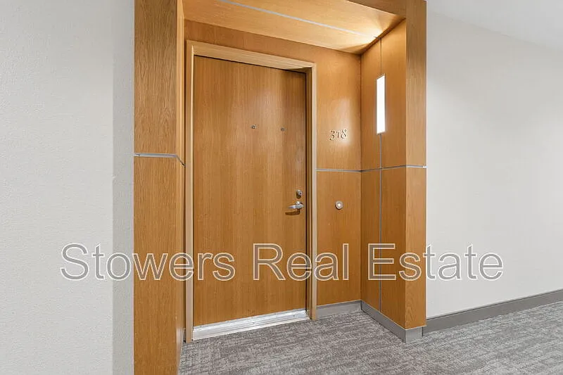 1 bed, 1.5 bath, 1054 sqft, $3,795 — Photo 4