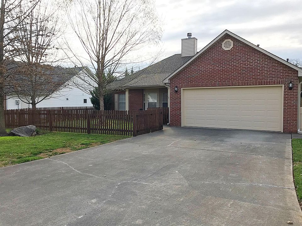 1st image of 1824 Hunters Hill Blvd
