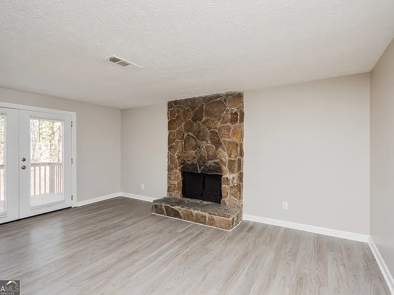 5176 Martins Crossing Rd — Photo 8