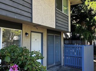 6105 204th St SW APT C4, Lynnwood, WA 98036
